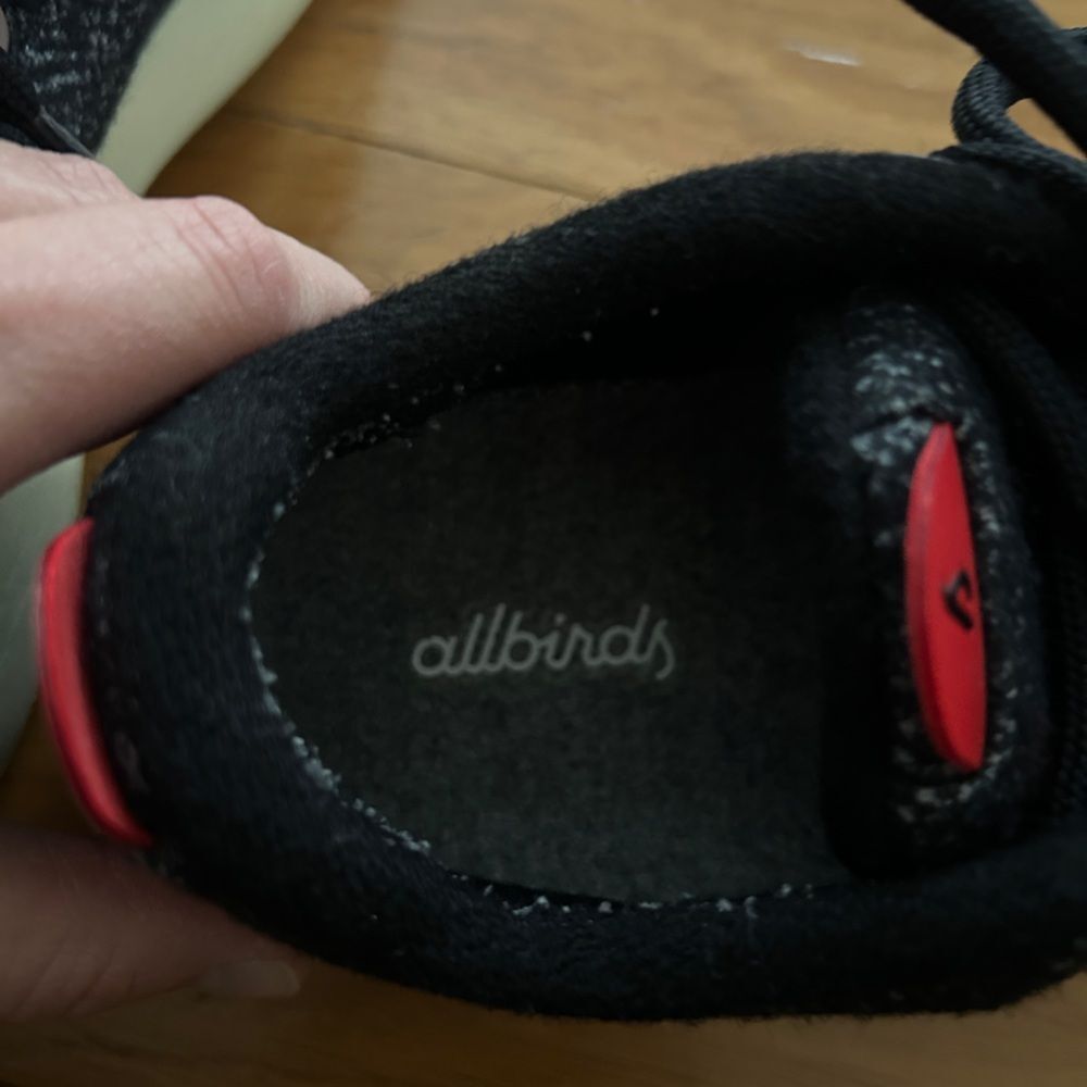Allbirds Wool Runner Mizzle Shoes Women Size 8 Dark Gray Red Lace Up Tie - Picture 10 of 11